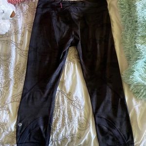 LULULEMON SIZE 6